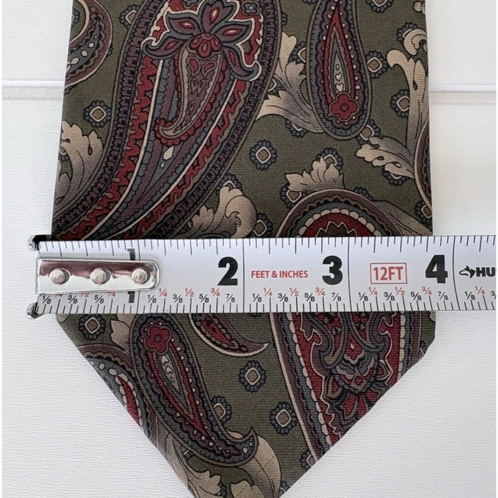 Vintage Bill Blass Silk Paisley Tie Olive Green Red Cream Made in USA 56.5